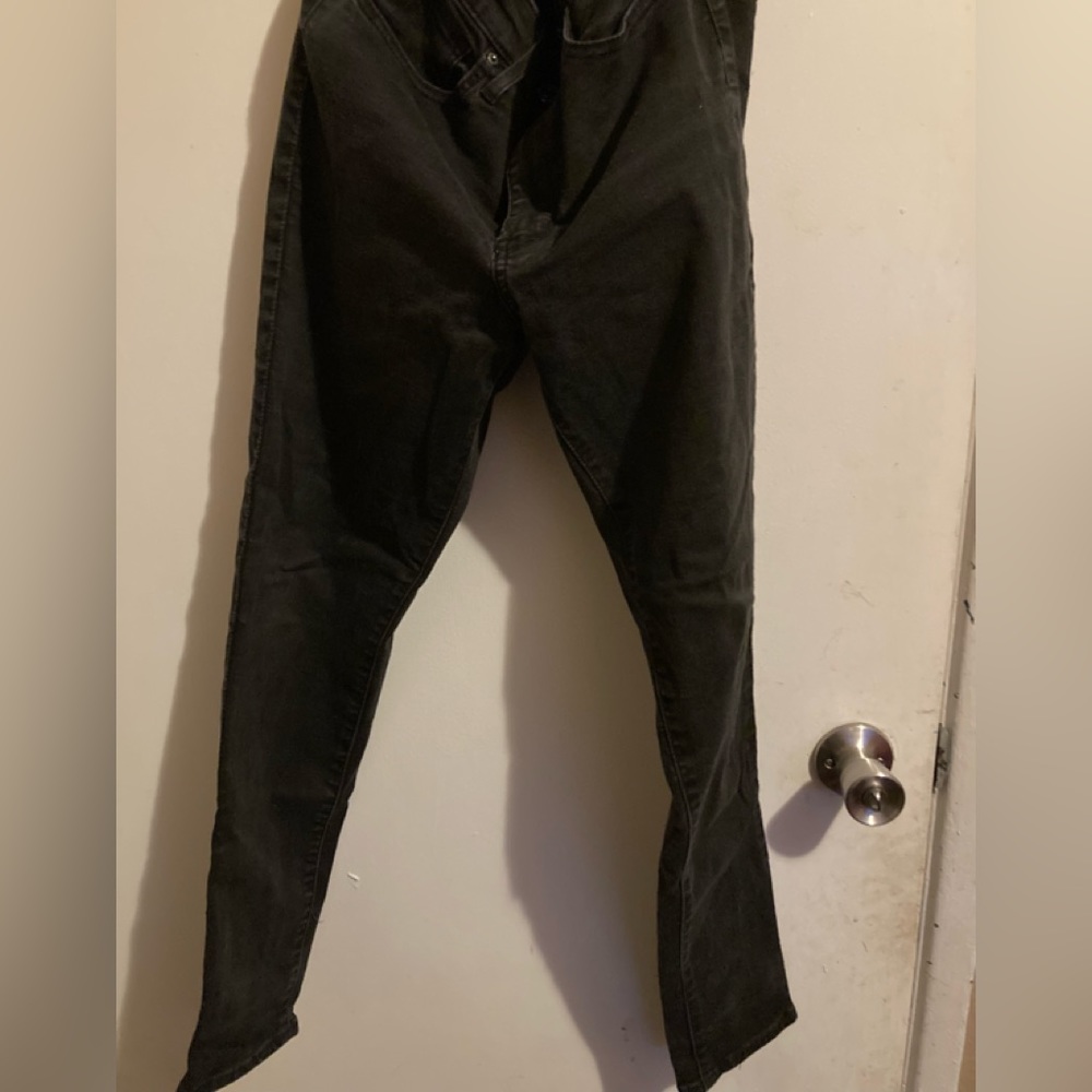 Black Levi’s Jeans